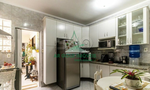 Apartamento à venda em Higienópolis | 3 dormitórios | 178m² | Andar alto | Próx. Metrô | 1 vaga
