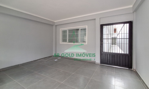 Casa térrea à venda no Parque São Domingos | 2 dorms | 2 vagas | 129m²