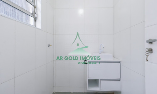 Casa térrea à venda no Parque São Domingos | 2 dorms | 2 vagas | 129m²