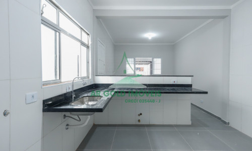 Casa térrea à venda no Parque São Domingos | 2 dorms | 2 vagas | 129m²