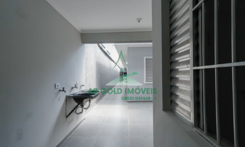 Casa térrea à venda no Parque São Domingos | 2 dorms | 2 vagas | 129m²