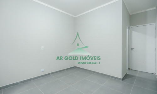 Casa térrea à venda no Parque São Domingos | 2 dorms | 2 vagas | 129m²