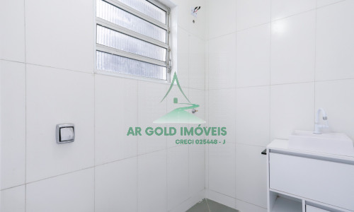 Casa térrea à venda no Parque São Domingos | 2 dorms | 2 vagas | 129m²