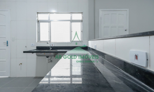 Casa térrea à venda no Parque São Domingos | 2 dorms | 2 vagas | 129m²