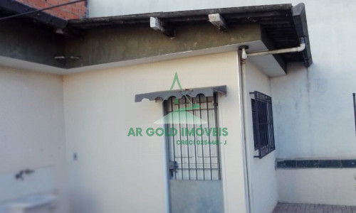 Casa térrea à venda no Parque São Domingos | 2 dormitórios | Edícula | Quintal | 1 vaga