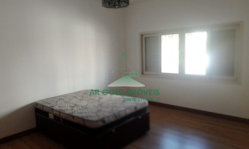 Casa térrea à venda no Parque São Domingos | 2 dormitórios | Edícula | Quintal | 1 vaga