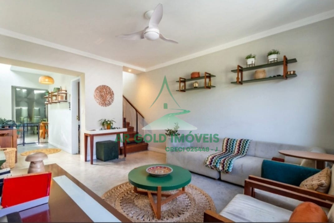 Sobrado à venda na Zona Oeste | 3 dormitórios | Suíte | 1 vaga | Churrasqueira | 140m²