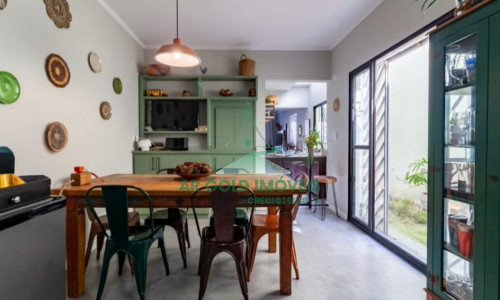 Sobrado à venda na Zona Oeste | 3 dormitórios | Suíte | 1 vaga | Churrasqueira | 140m²