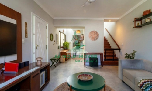 Sobrado à venda na Zona Oeste | 3 dormitórios | Suíte | 1 vaga | Churrasqueira | 140m²