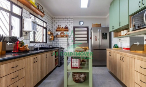 Sobrado à venda na Zona Oeste | 3 dormitórios | Suíte | 1 vaga | Churrasqueira | 140m²