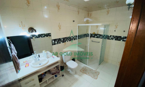 Prédio residencial à venda no Jardim São Jorge | 4 casas | 8 quartos | 3 vagas | 338m²