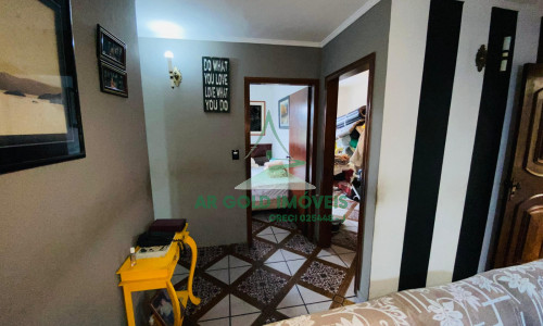 Prédio residencial à venda no Jardim São Jorge | 4 casas | 8 quartos | 3 vagas | 338m²