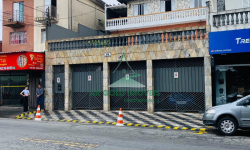 Prédio residencial à venda no Jardim São Jorge | 4 casas | 8 quartos | 3 vagas | 338m²