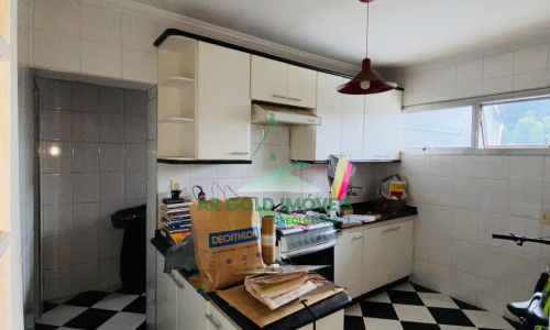 Prédio residencial à venda no Jardim São Jorge | 4 casas | 8 quartos | 3 vagas | 338m²