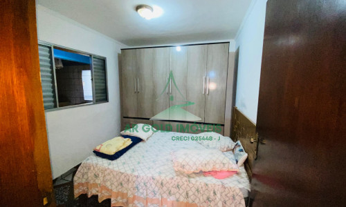 Prédio residencial à venda no Jardim São Jorge | 4 casas | 8 quartos | 3 vagas | 338m²