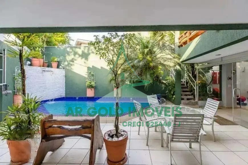 Casa à venda na Vila Madalena | 3 dormitórios | 280m² | Piscina | Churrasqueira | 5 vagas