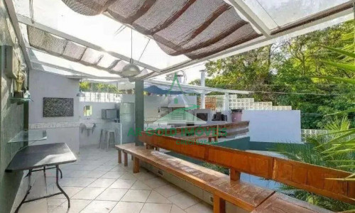 Casa à venda na Vila Madalena | 3 dormitórios | 280m² | Piscina | Churrasqueira | 5 vagas