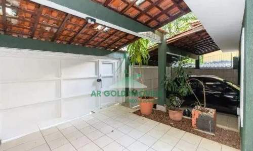 Casa à venda na Vila Madalena | 3 dormitórios | 280m² | Piscina | Churrasqueira | 5 vagas