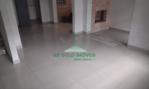 Casa à venda no Jardim Trussardi | 3 dormitórios | 220m² | Solário com churrasqueira | 2 vagas