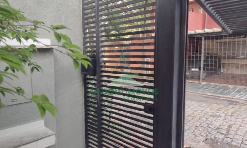 Casa à venda no Jardim Trussardi | 3 dormitórios | 220m² | Solário com churrasqueira | 2 vagas