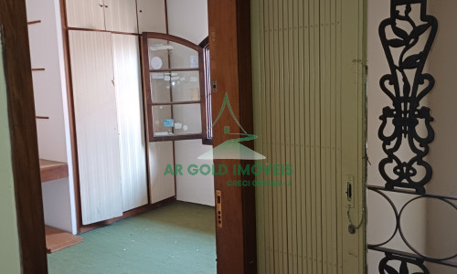 Casa à venda e locação | 360m² | 525m² terreno | Quintal | 8 vagas | Alto padrão