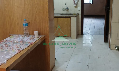 Casa à venda e locação | 360m² | 525m² terreno | Quintal | 8 vagas | Alto padrão