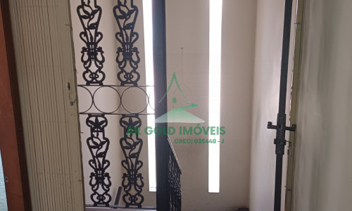 Casa à venda e locação | 360m² | 525m² terreno | Quintal | 8 vagas | Alto padrão