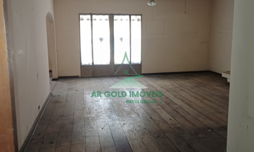 Casa à venda e locação | 360m² | 525m² terreno | Quintal | 8 vagas | Alto padrão