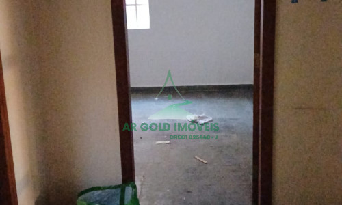 Casa à venda e locação | 360m² | 525m² terreno | Quintal | 8 vagas | Alto padrão