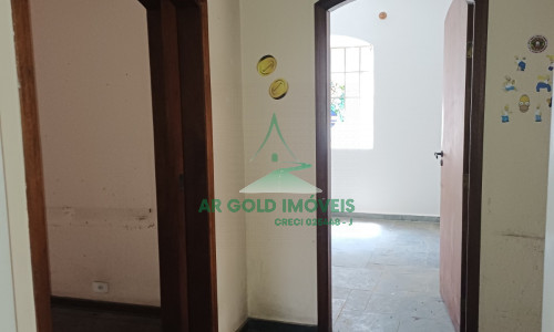 Casa à venda e locação | 360m² | 525m² terreno | Quintal | 8 vagas | Alto padrão