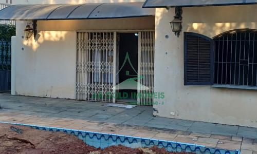 Casa à venda e locação | 360m² | 525m² terreno | Quintal | 8 vagas | Alto padrão