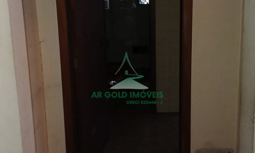 Casa à venda e locação | 360m² | 525m² terreno | Quintal | 8 vagas | Alto padrão