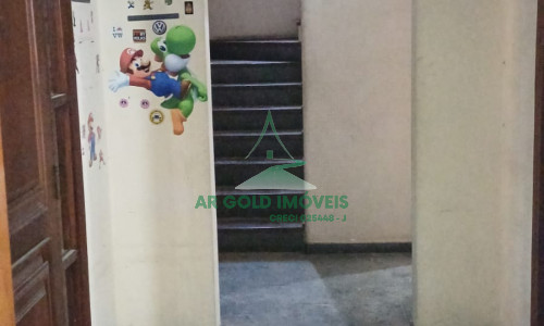 Casa à venda e locação | 360m² | 525m² terreno | Quintal | 8 vagas | Alto padrão