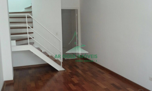 Casa para locação na Pompeia | 2 dormitórios | 2 vagas | churrasqueira privativa