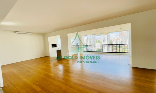 Apartamento à venda em Perdizes | 215m² | 3 suítes | 4 vagas | Reformado e amplo