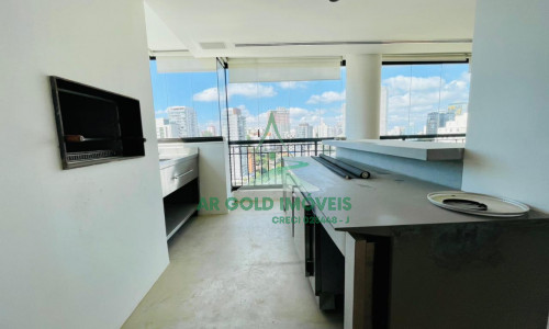 Apartamento à venda em Perdizes | 215m² | 3 suítes | 4 vagas | Reformado e amplo