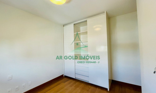 Apartamento à venda em Perdizes | 215m² | 3 suítes | 4 vagas | Reformado e amplo