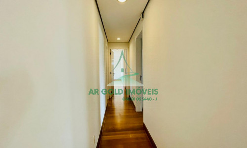 Apartamento à venda em Perdizes | 215m² | 3 suítes | 4 vagas | Reformado e amplo