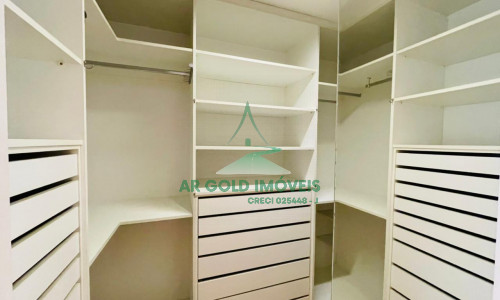 Apartamento à venda em Perdizes | 215m² | 3 suítes | 4 vagas | Reformado e amplo