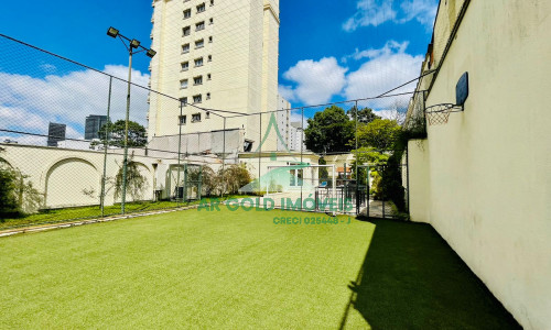 Apartamento à venda em Perdizes | 215m² | 3 suítes | 4 vagas | Reformado e amplo