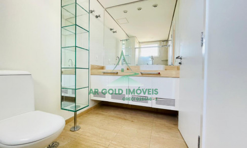 Apartamento à venda em Perdizes | 215m² | 3 suítes | 4 vagas | Reformado e amplo