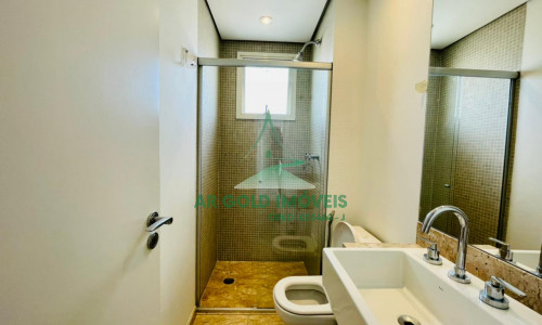 Apartamento à venda em Perdizes | 215m² | 3 suítes | 4 vagas | Reformado e amplo