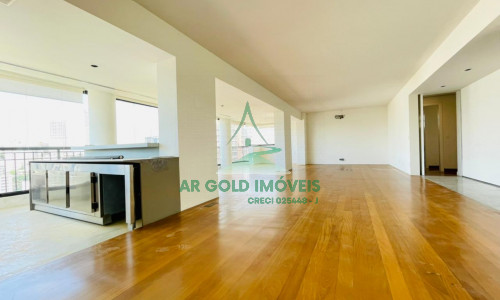 Apartamento à venda em Perdizes | 215m² | 3 suítes | 4 vagas | Reformado e amplo