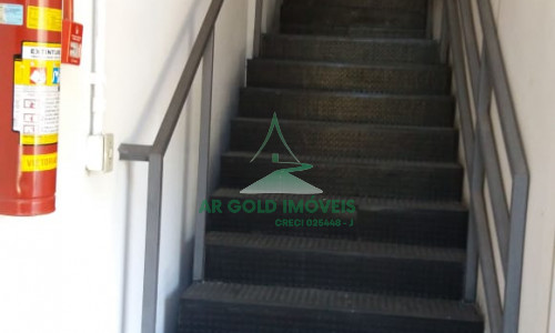 Galpão para locação em Tamboré | 1.000m² | Doca para caminhão | Excelente localização