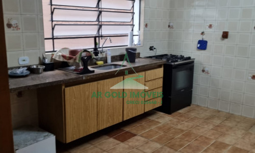 Casa à venda no Jardim Pinheiros | 207m² | 4 dormitórios (2 suítes) | 2 vagas