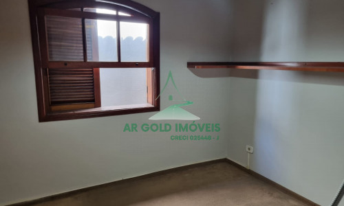 Casa à venda no Jardim Pinheiros | 207m² | 4 dormitórios (2 suítes) | 2 vagas