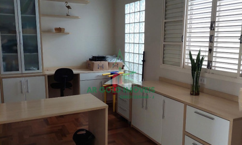 Casa à venda na Vila Ipojuca | 3 dorms (2 suítes) | 5 vagas | Escritório | Salão