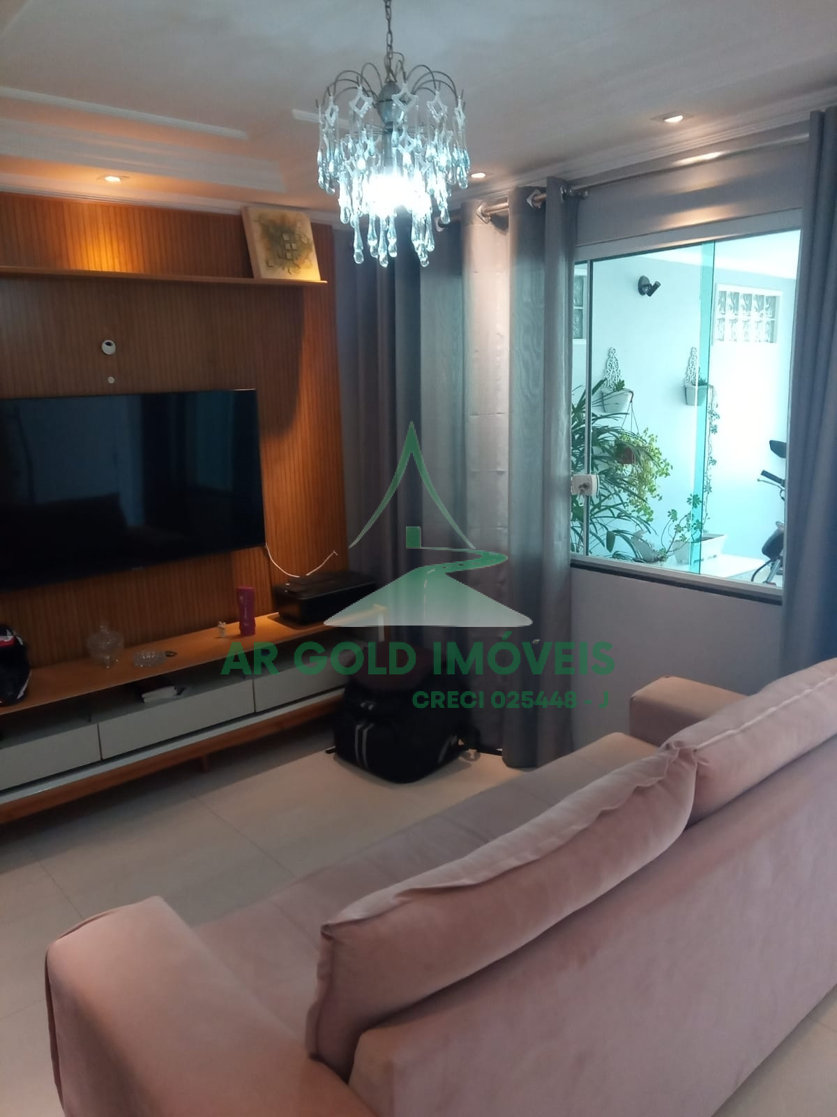 Casa à venda no Jaraguá | 3 dorms (1 suíte) | 3 andares | Churrasqueira | 1 vaga