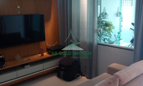 Casa à venda no Jaraguá | 3 dorms (1 suíte) | 3 andares | Churrasqueira | 1 vaga