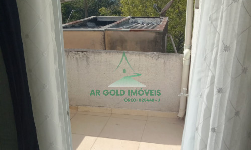 Casa à venda no Jaraguá | 3 dorms (1 suíte) | 3 andares | Churrasqueira | 1 vaga